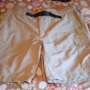 The North Face Men's Beige Cargo Shorts